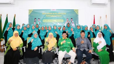 Photo of Deklarasi dan Pelantikan PP Shofia Cahaya Bangsa, Mengukir Sejarah Baru Muslimah Muda PUI