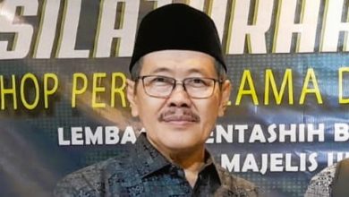 Photo of Prof Dr KH Utang Ranuwijaya Tegaskan 10 Kriteria Aliran Sesat dalam Menjaga Akidah Umat