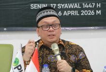 Photo of Prof. Dr. Irfan Syauqi Beik: Saatnya Umat Bangkit, Ekonomi Syariah adalah Jalan Keluar dari Krisis Global